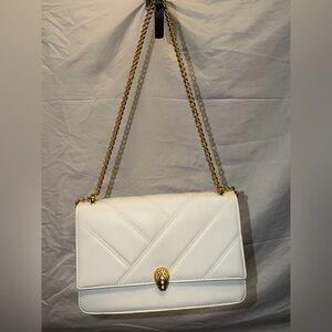 Chic White Shoulder Bag with Gold Chain
